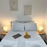 Newmarket Road Studios And Suites By Tas Accommodations